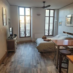 Agreable Au Coeur Du Quartier Historique Apartment